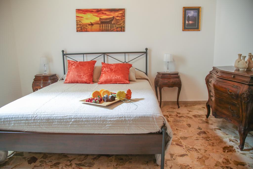Soffio Del Libeccio B&B Syracuse Phòng bức ảnh